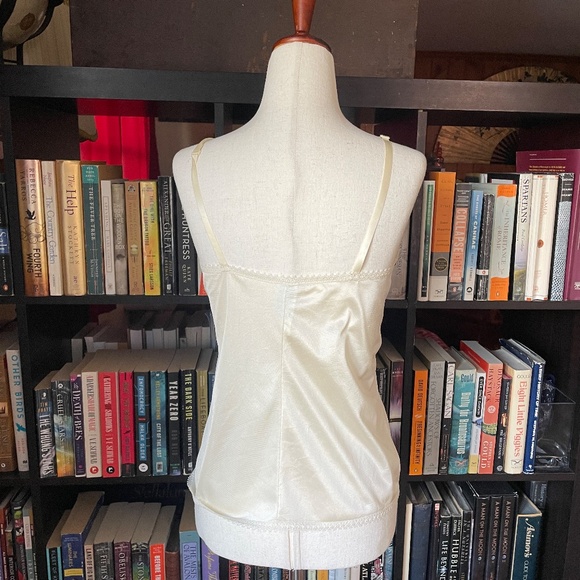 vintage slip top, size 34 - Picture 4 of 6
